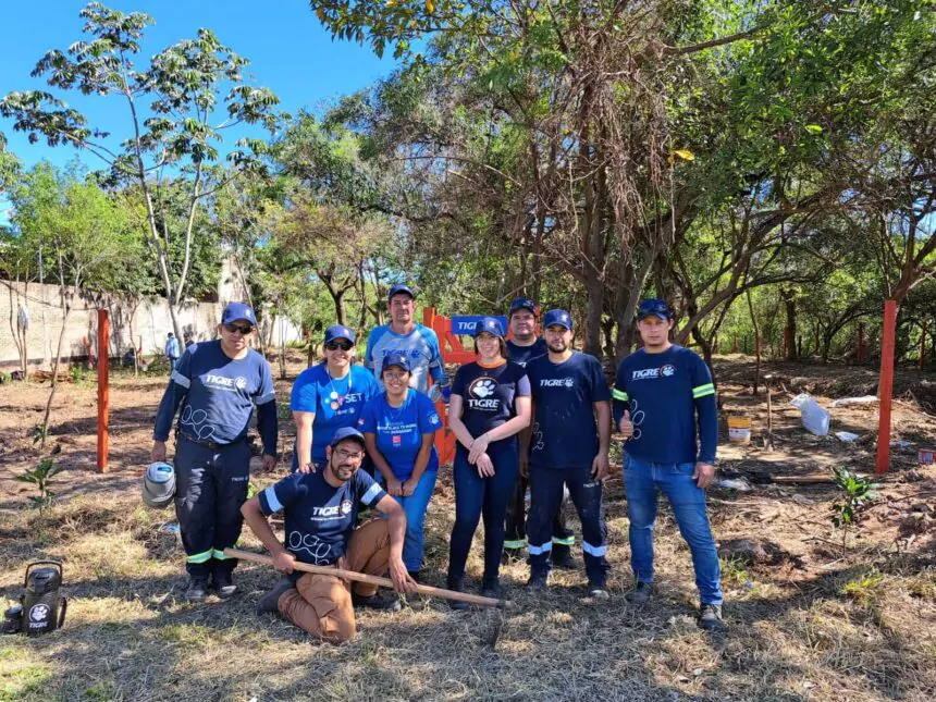 Grupo de voluntários do Programa Glogal de Voluntariado